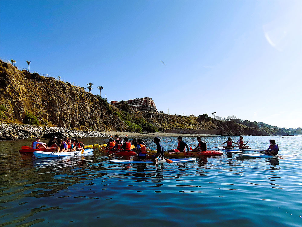 Campamento de verano Costa del sol niños con kayak