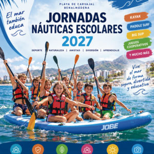 Niños en tabla gigante de paddle surf (Big SUP) disfrutando de las Jornadas Náuticas Escolares en la Playa de Carvajal, Benalmádena - Medusa ADN
